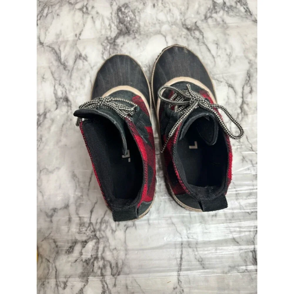 Sorel Out N’ About Plaid Buffalo Check Black Red Ankle duck Boots Lace up 8.5
